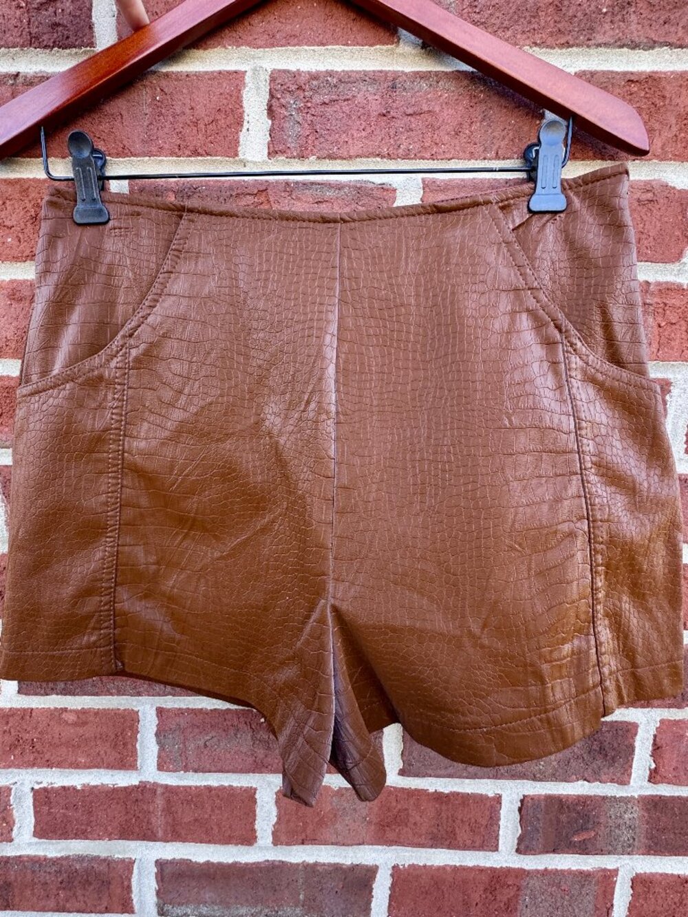 She + Sky Faux Leather Shorts Med Bronze Brown Croc Textured Pockets Indie Sleaz